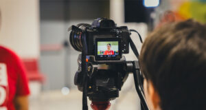 Uns seixanta joves participen en el projecte Contraplà de creació cinematogràfica comunitària